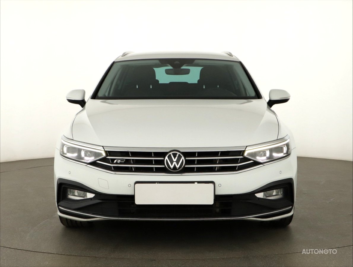 Volkswagen Passat, 2020 - pohled č. 2