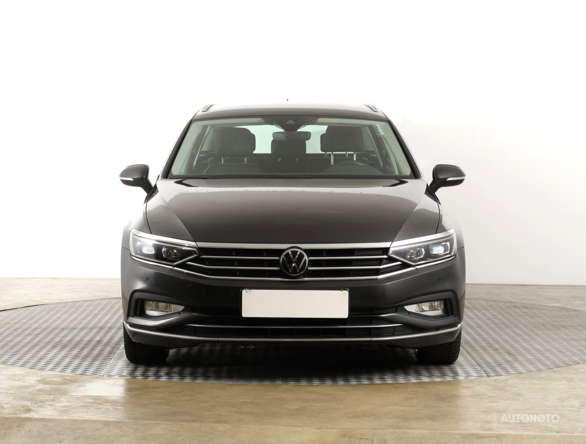 Volkswagen Passat, 2022 - pohled č. 2