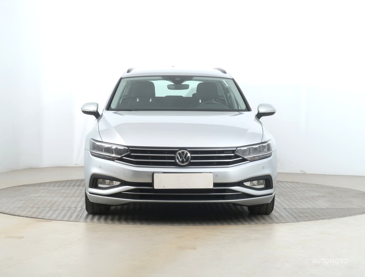 Volkswagen Passat, 2020 - pohled č. 2