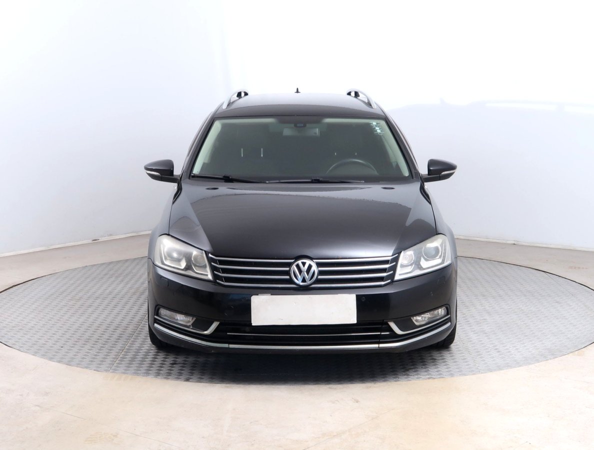 Volkswagen Passat, 2011 - pohled č. 2