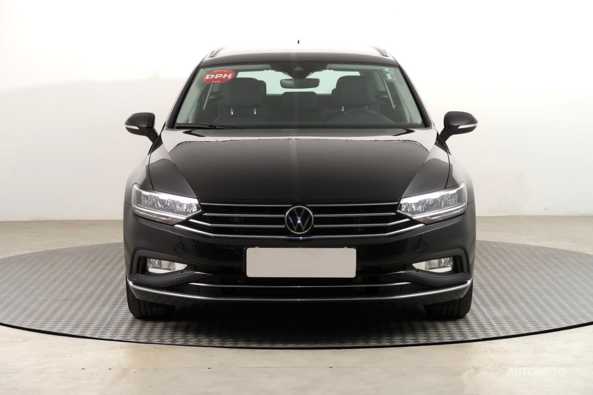 Volkswagen Passat, 2022 - pohled č. 2