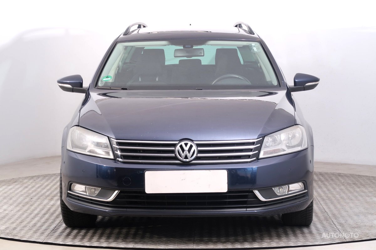 Volkswagen Passat, 2011 - pohled č. 2