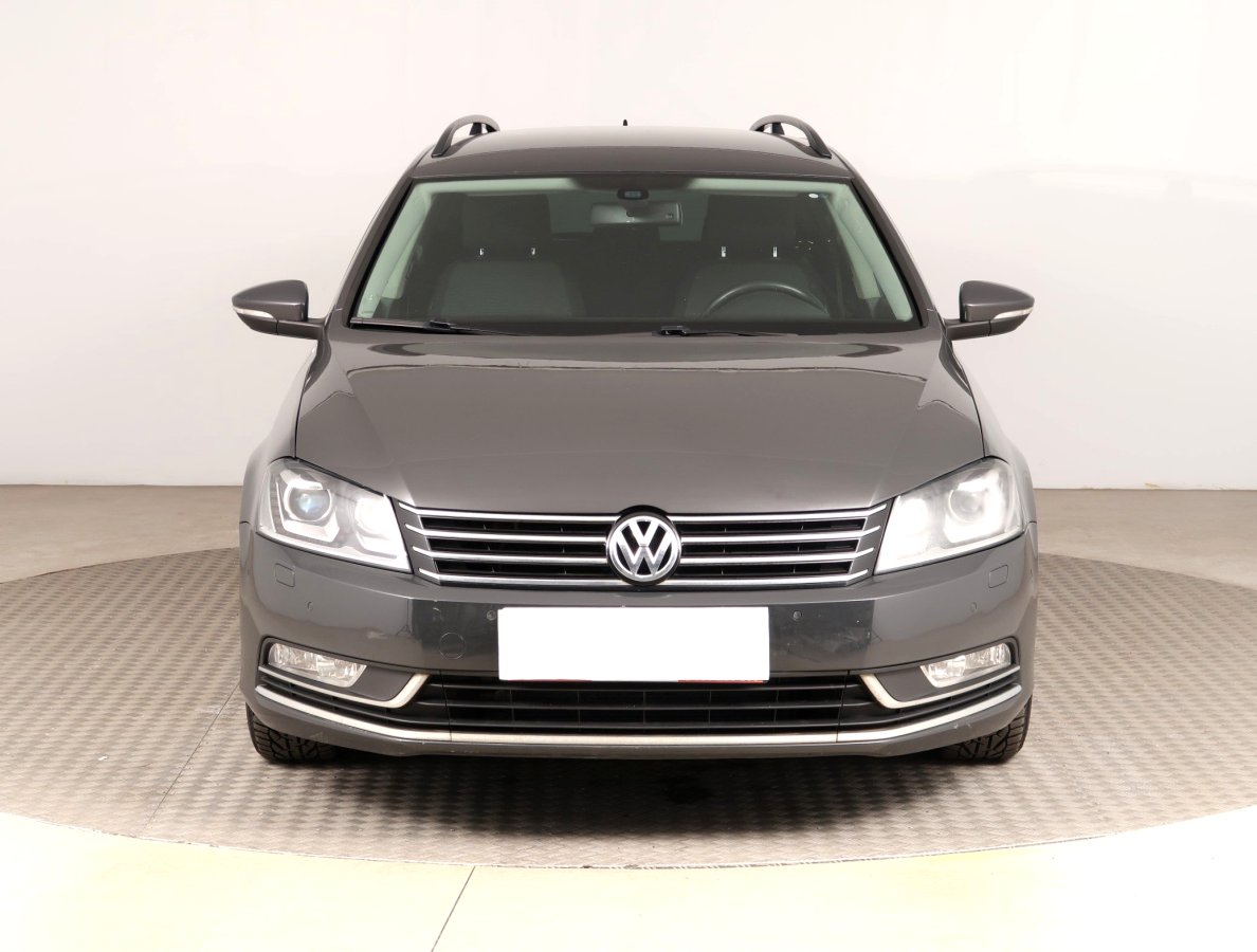 Volkswagen Passat, 2011 - pohled č. 2
