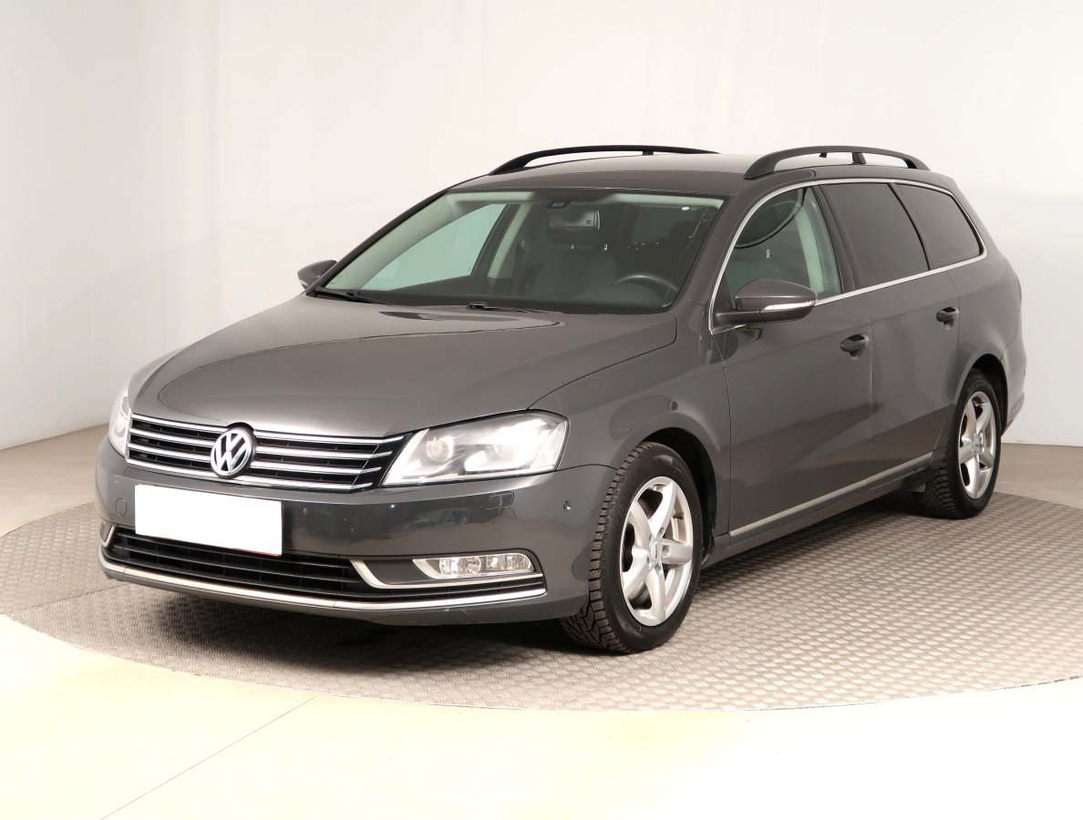 Volkswagen Passat, 2011 - pohled č. 3