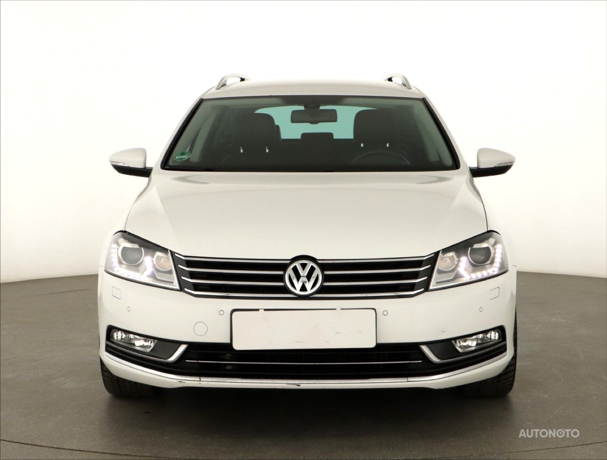 Volkswagen Passat, 2011 - pohled č. 2