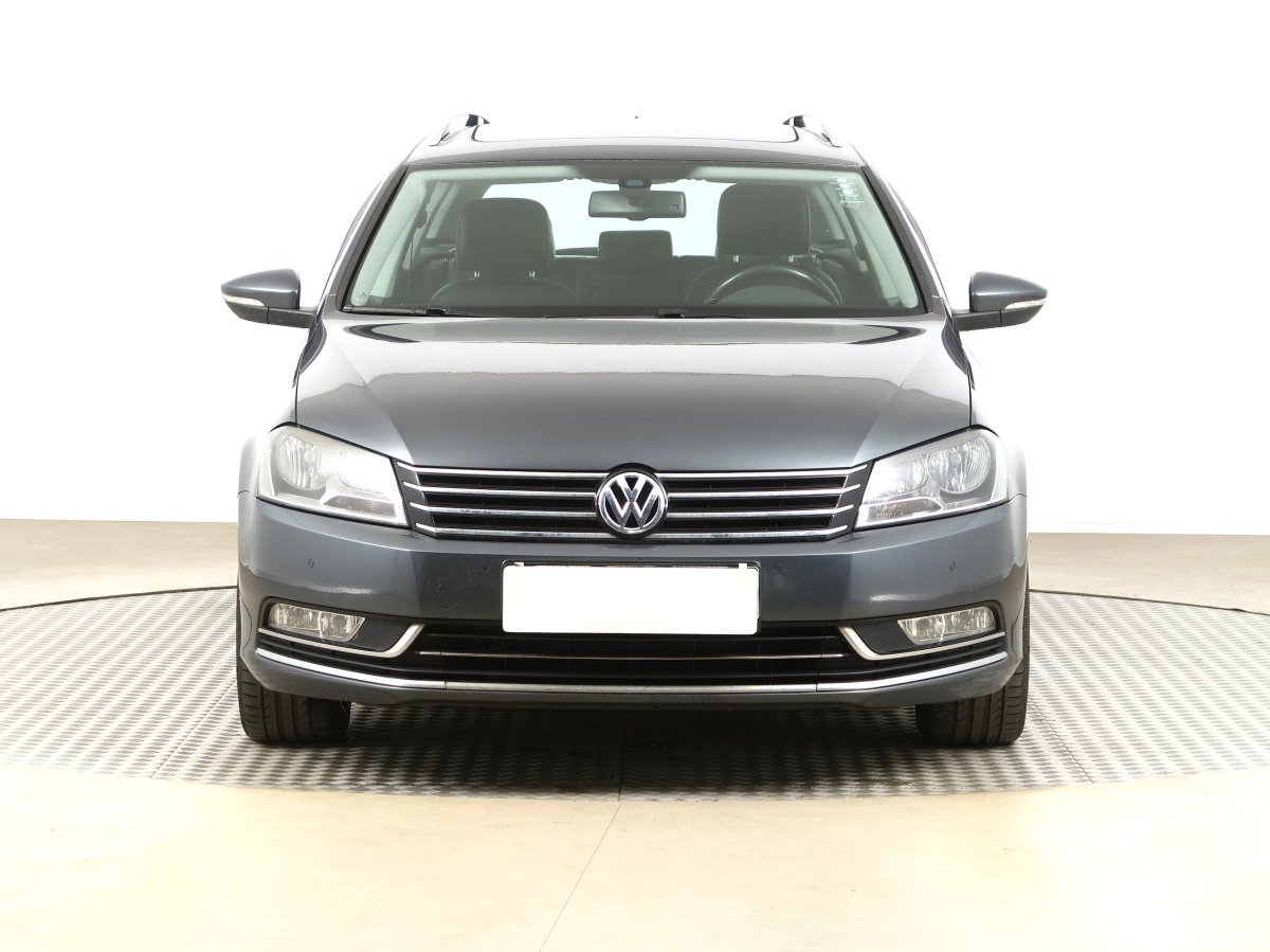 Volkswagen Passat, 2011 - pohled č. 2