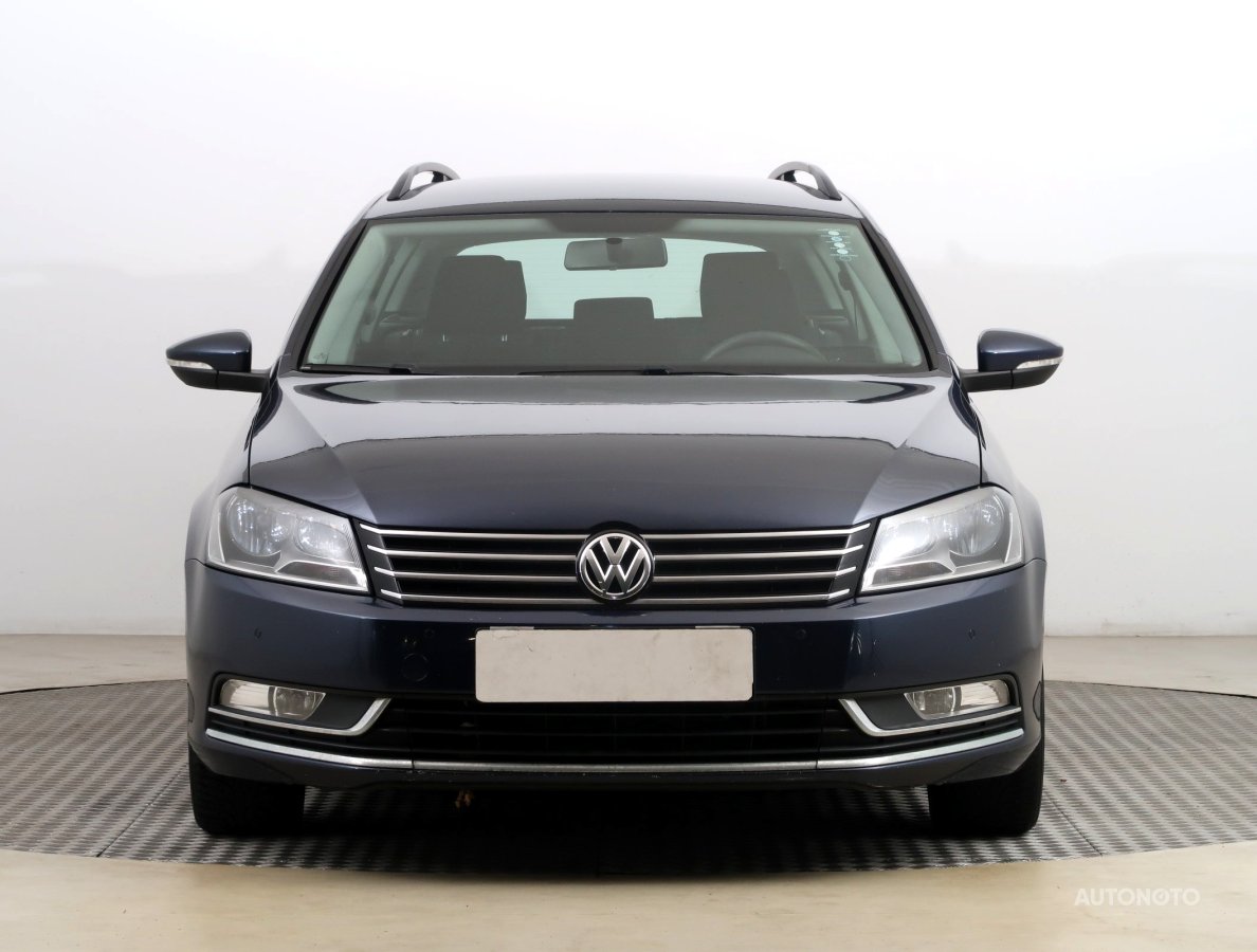 Volkswagen Passat, 2012 - pohled č. 2