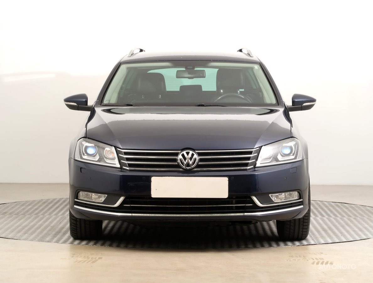 Volkswagen Passat, 2012 - pohled č. 2