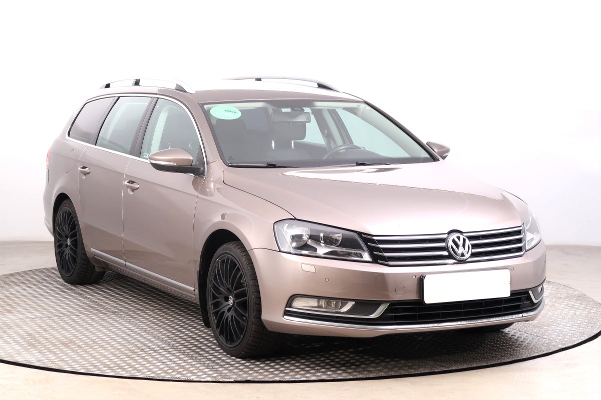 Volkswagen Passat, 2011 - celkový pohled