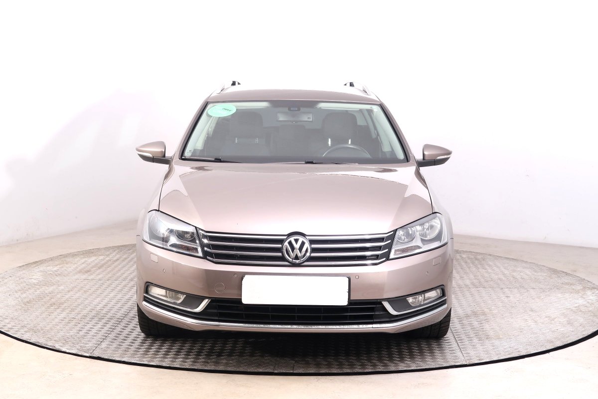 Volkswagen Passat, 2011 - pohled č. 2