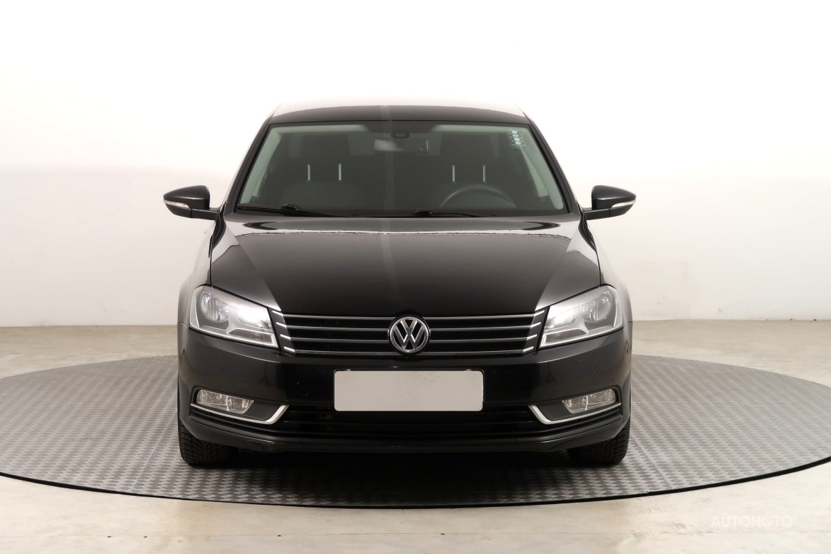 Volkswagen Passat, 2011 - pohled č. 2