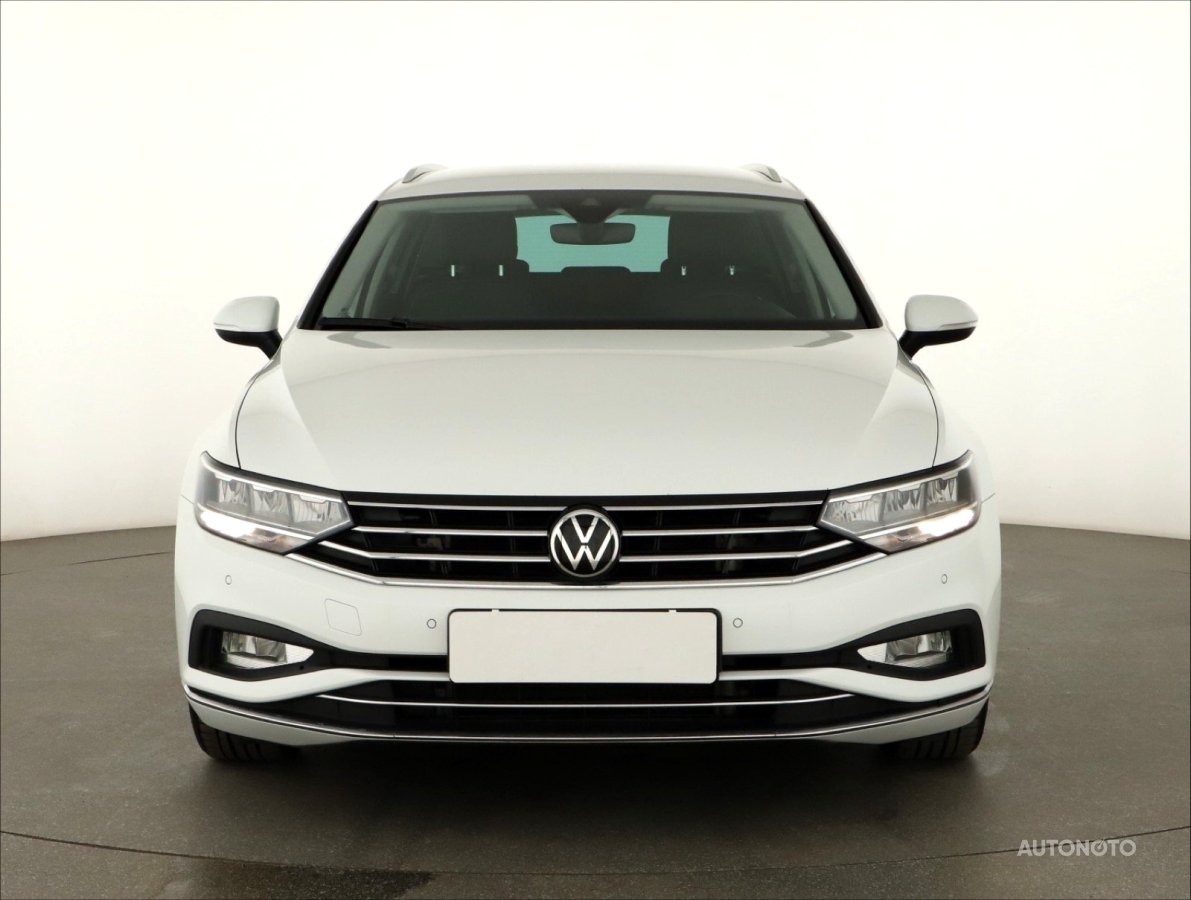 Volkswagen Passat, 2021 - pohled č. 2