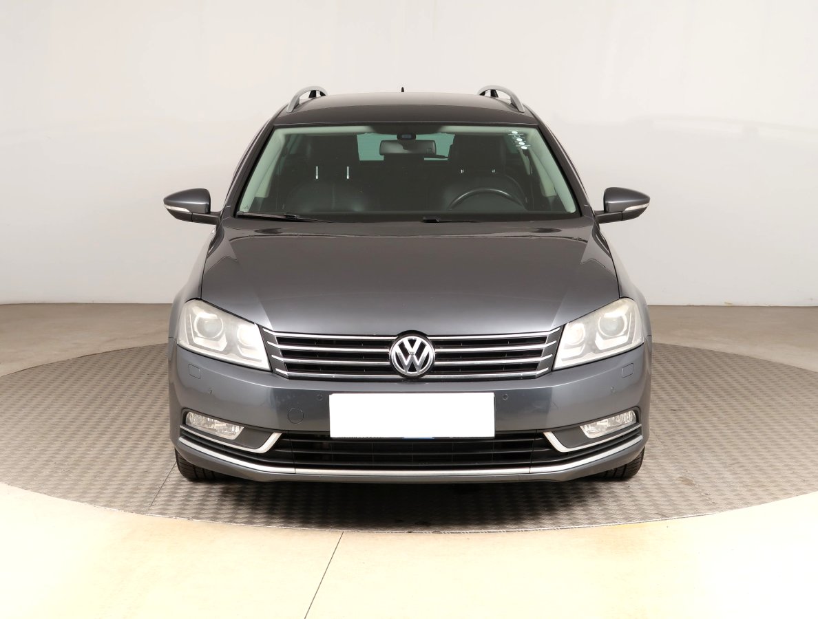 Volkswagen Passat, 2011 - pohled č. 2