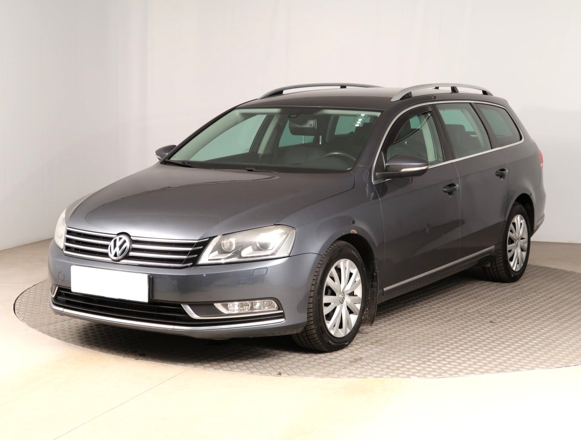 Volkswagen Passat, 2011 - pohled č. 3