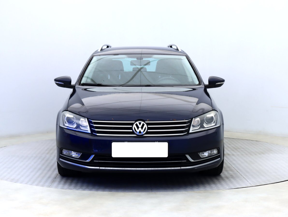 Volkswagen Passat, 2011 - pohled č. 2
