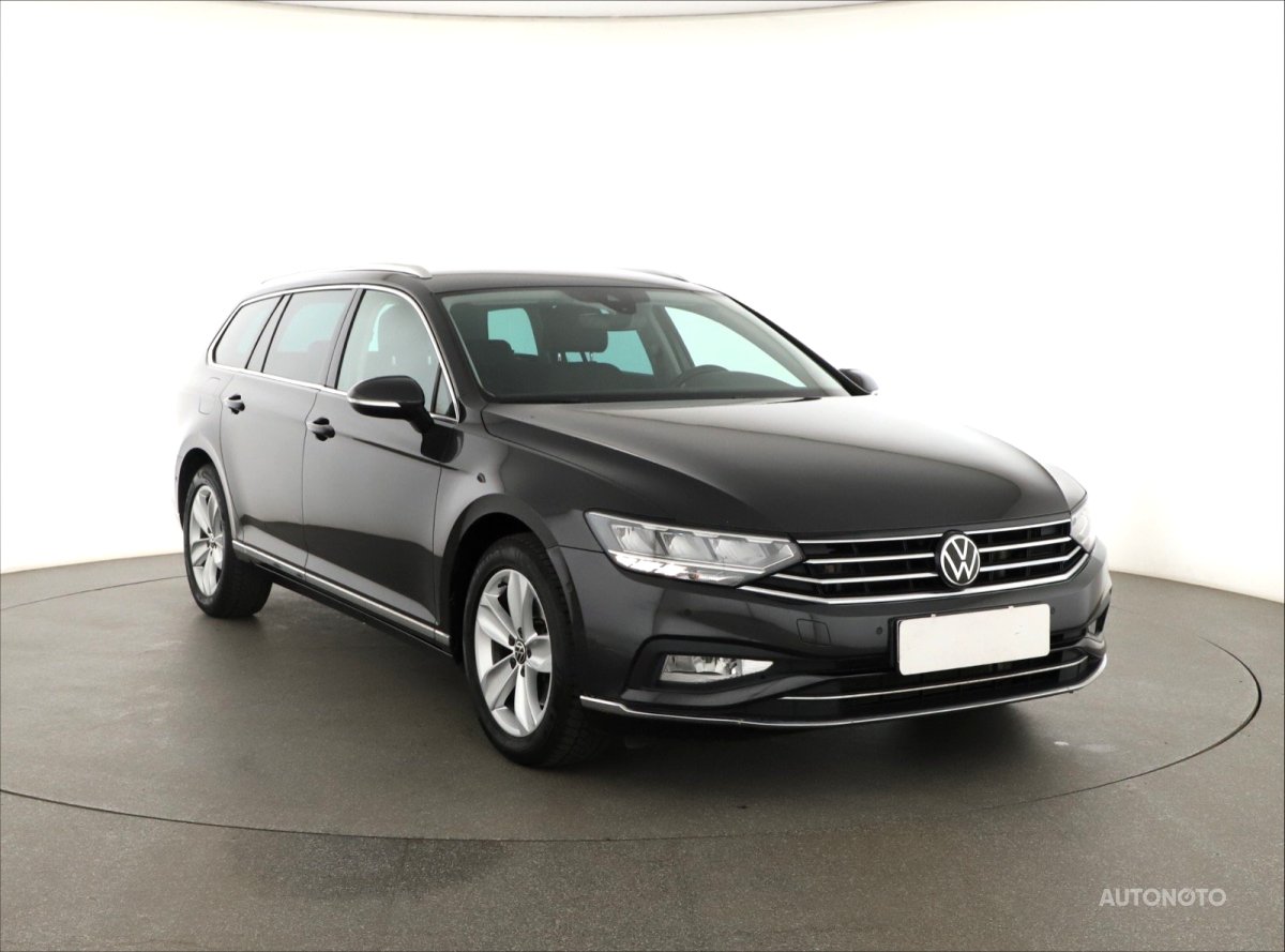 Volkswagen Passat, 2022 - celkový pohled