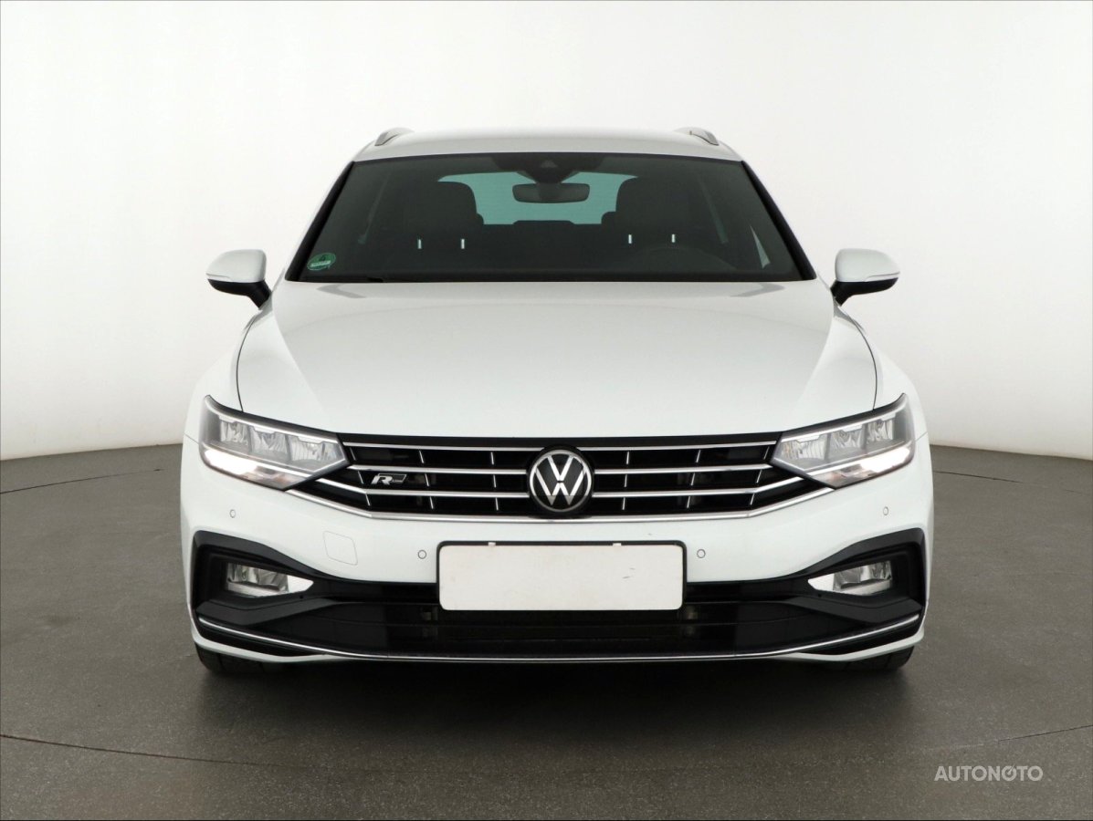 Volkswagen Passat, 2021 - pohled č. 2