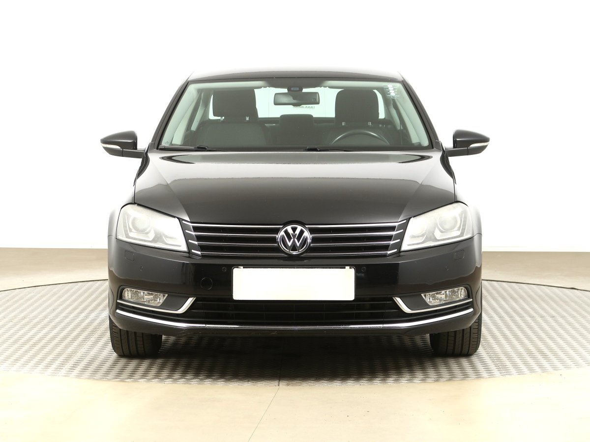 Volkswagen Passat, 2011 - pohled č. 2