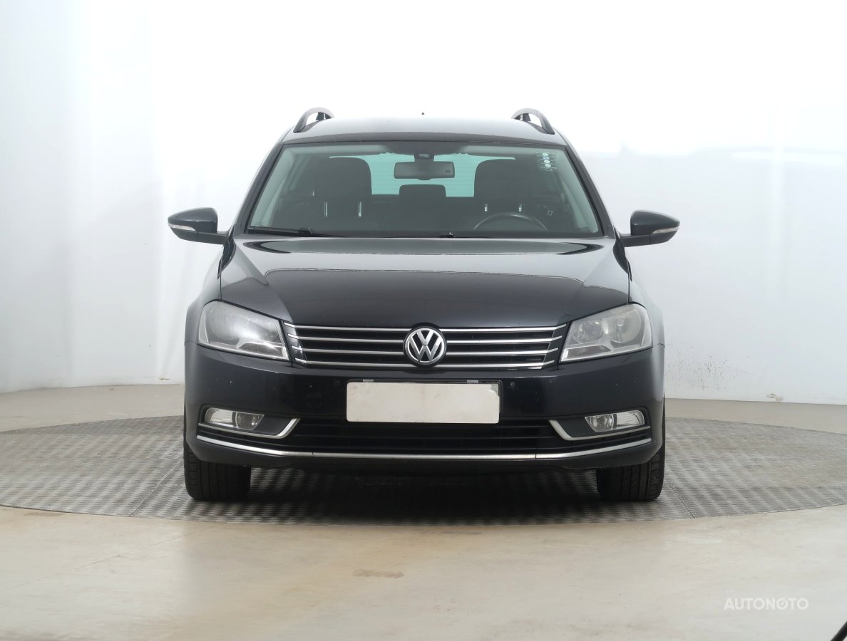 Volkswagen Passat, 2011 - pohled č. 2