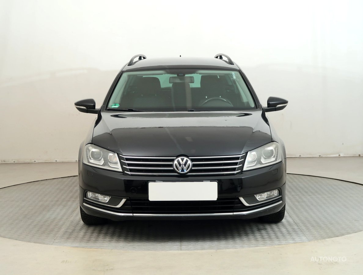 Volkswagen Passat, 2011 - pohled č. 2