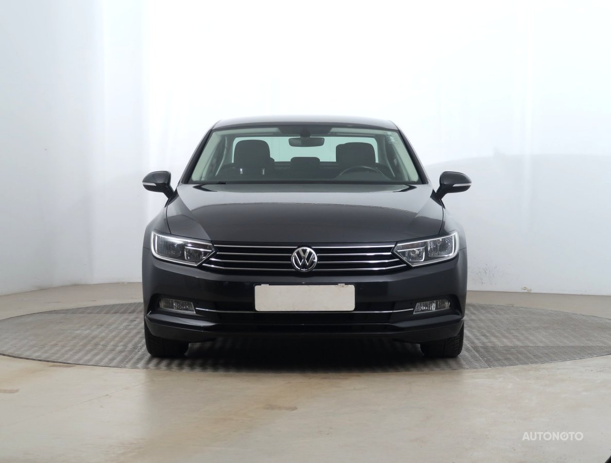 Volkswagen Passat, 2018 - pohled č. 2