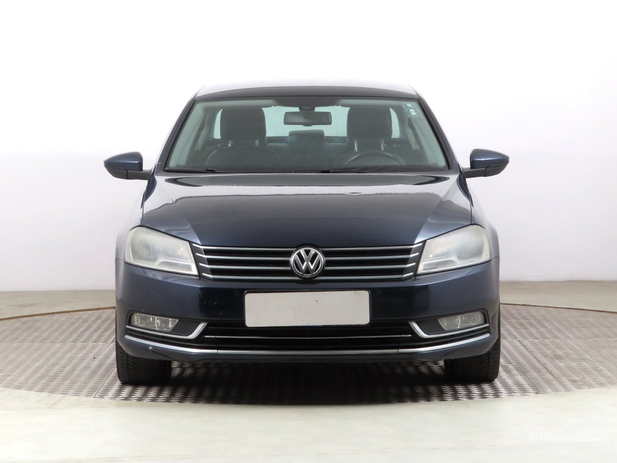 Volkswagen Passat, 2011 - pohled č. 2