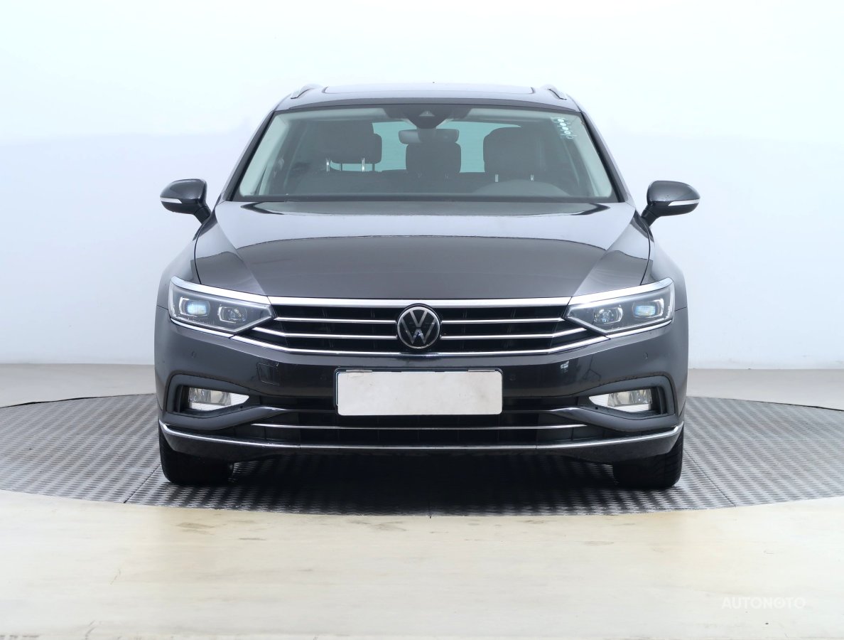 Volkswagen Passat, 2021 - pohled č. 2