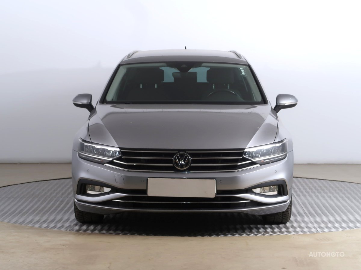 Volkswagen Passat, 2020 - pohled č. 2