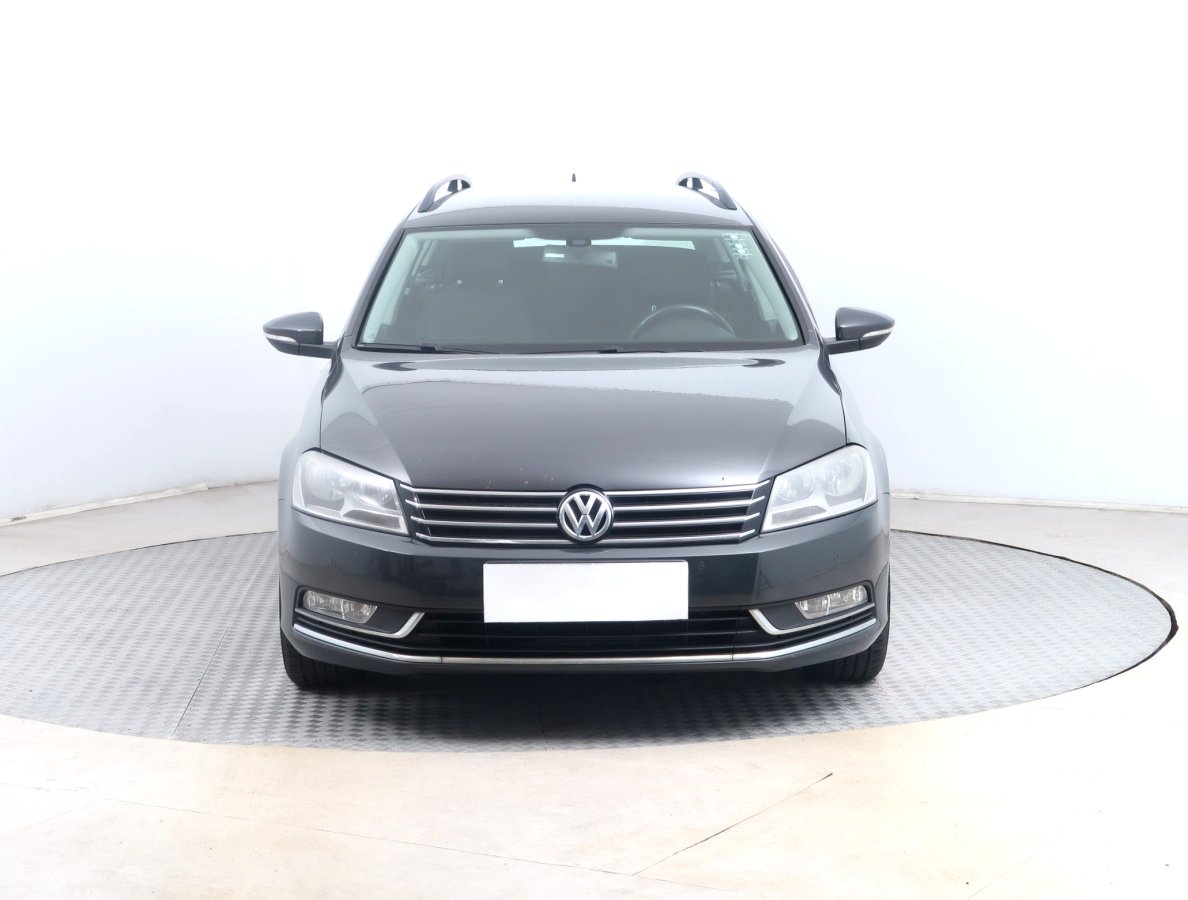 Volkswagen Passat, 2011 - pohled č. 2