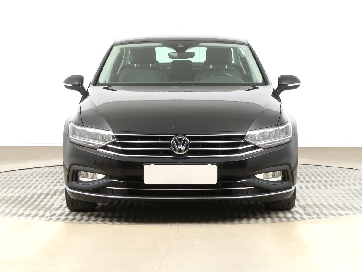 Volkswagen Passat, 2020 - pohled č. 2