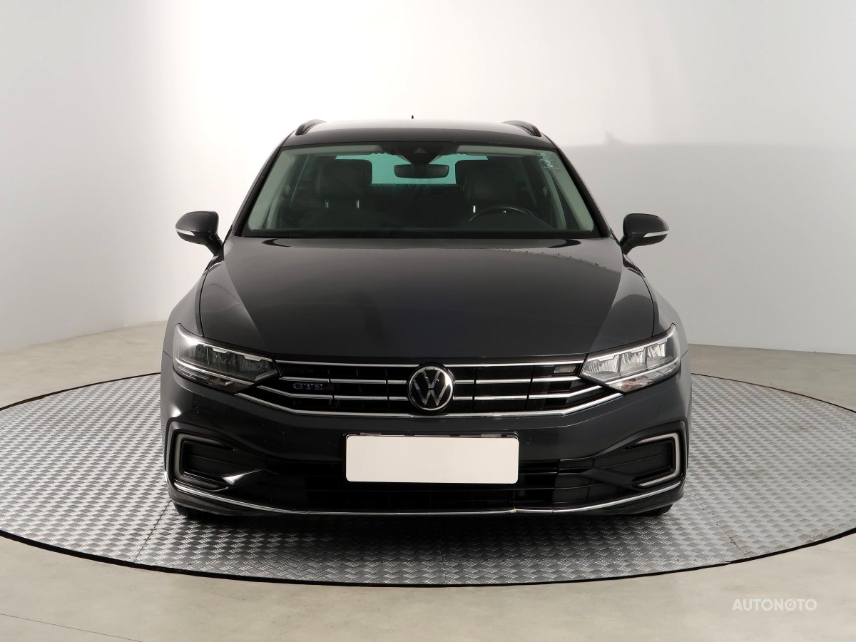 Volkswagen Passat, 2020 - pohled č. 2