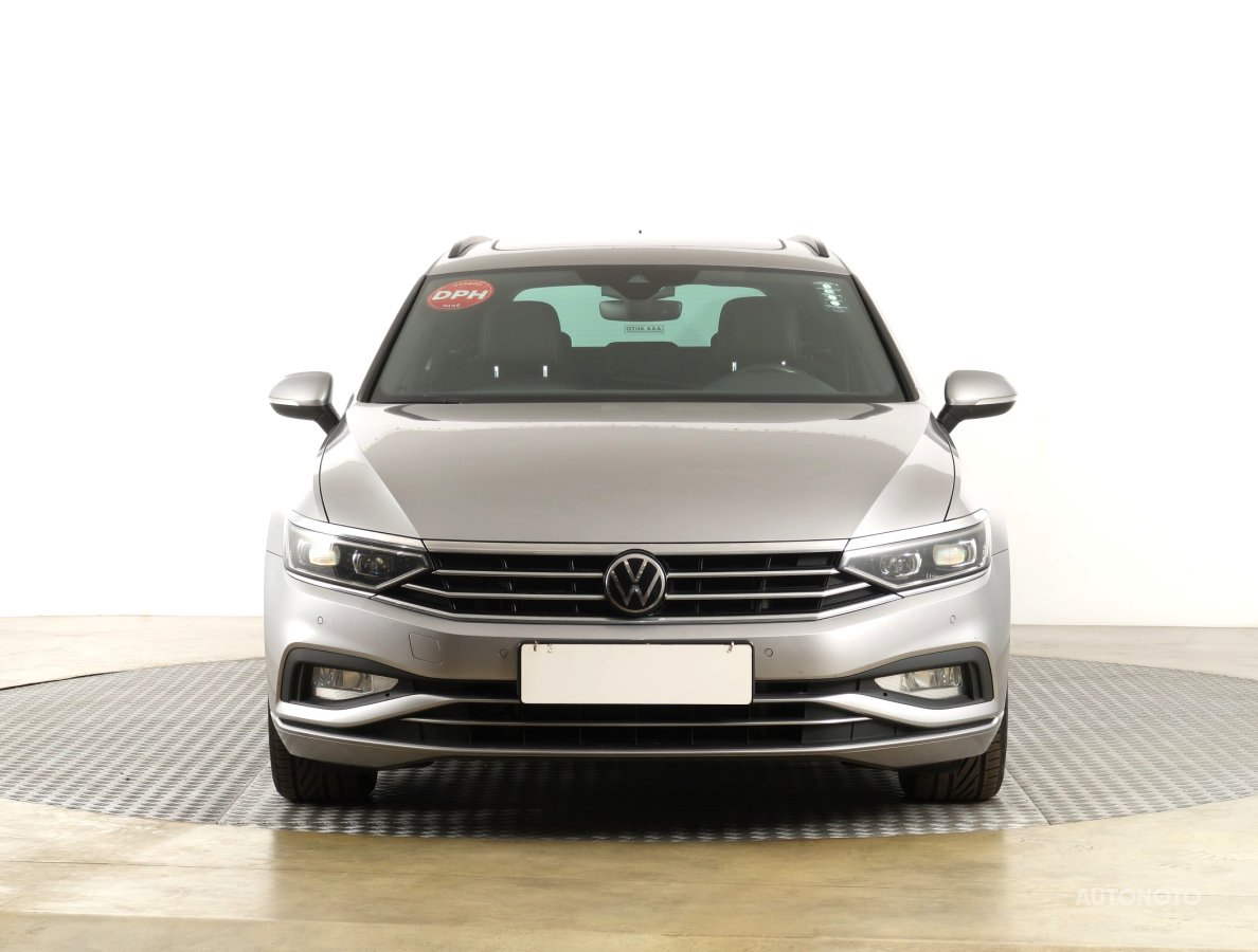 Volkswagen Passat, 2021 - pohled č. 2