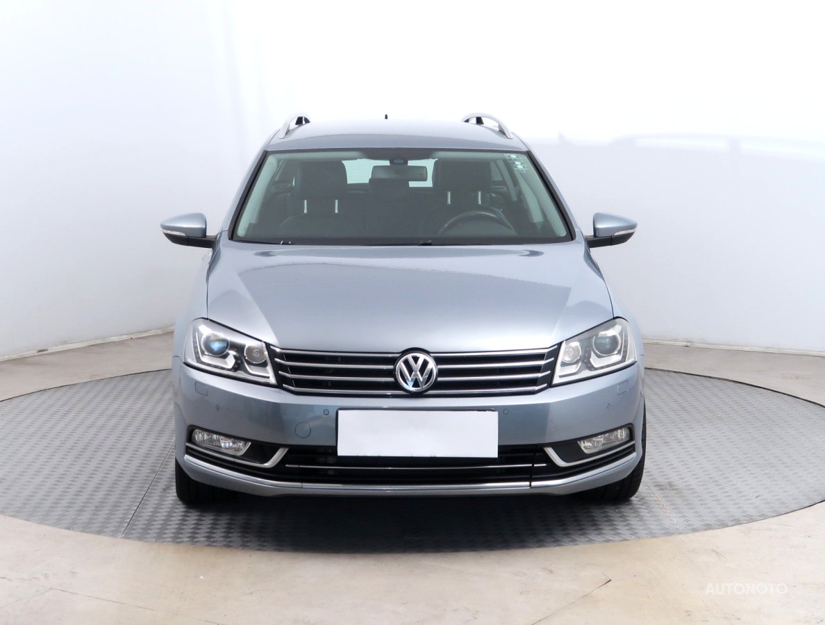 Volkswagen Passat, 2011 - pohled č. 2
