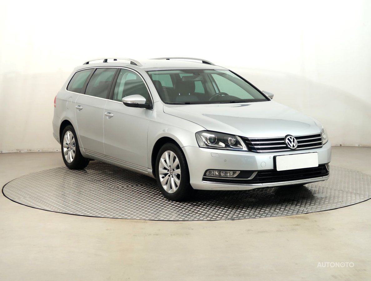 Volkswagen Passat, 2011 - celkový pohled