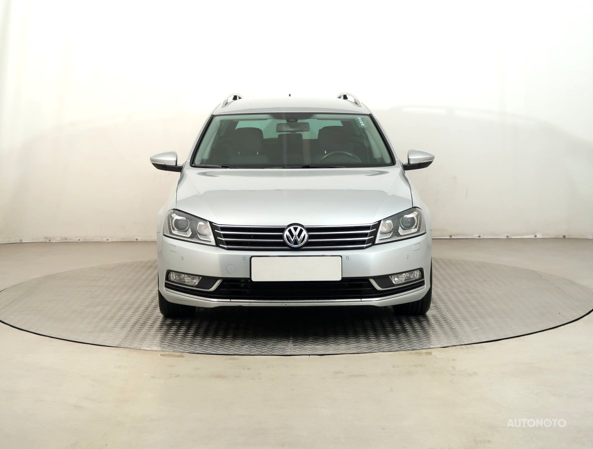 Volkswagen Passat, 2011 - pohled č. 2