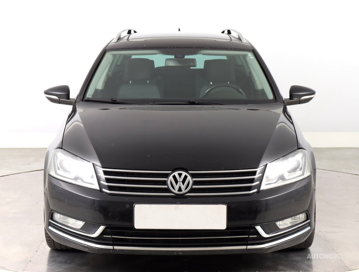 Volkswagen Passat, 2011 - pohled č. 2