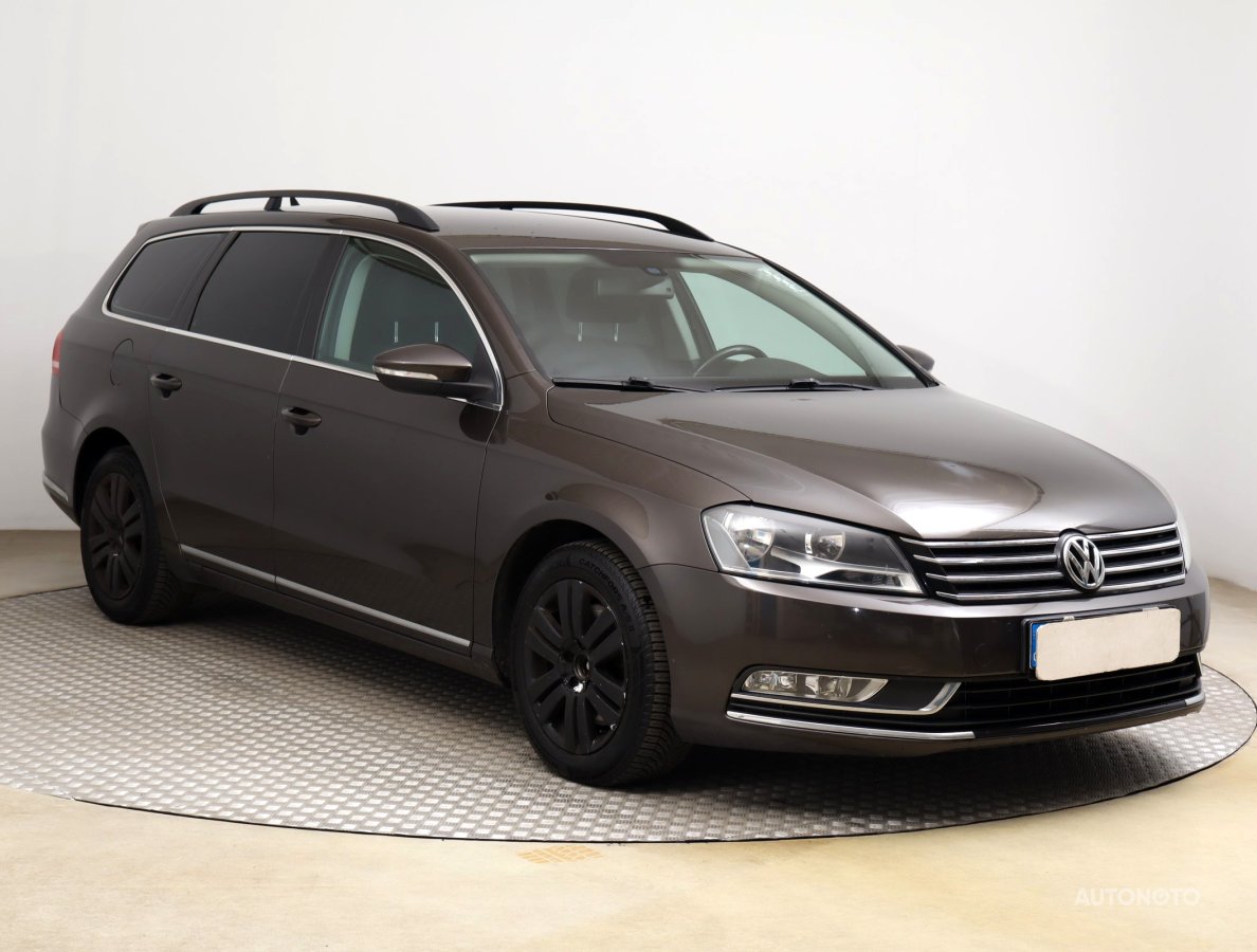 Volkswagen Passat, 2012 - celkový pohled