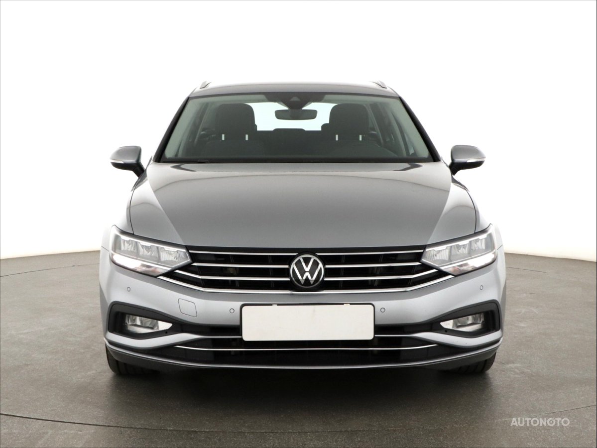 Volkswagen Passat, 2022 - pohled č. 2