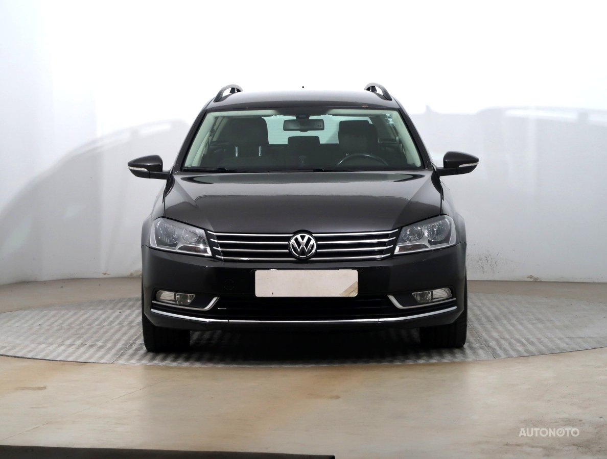 Volkswagen Passat, 2011 - pohled č. 2