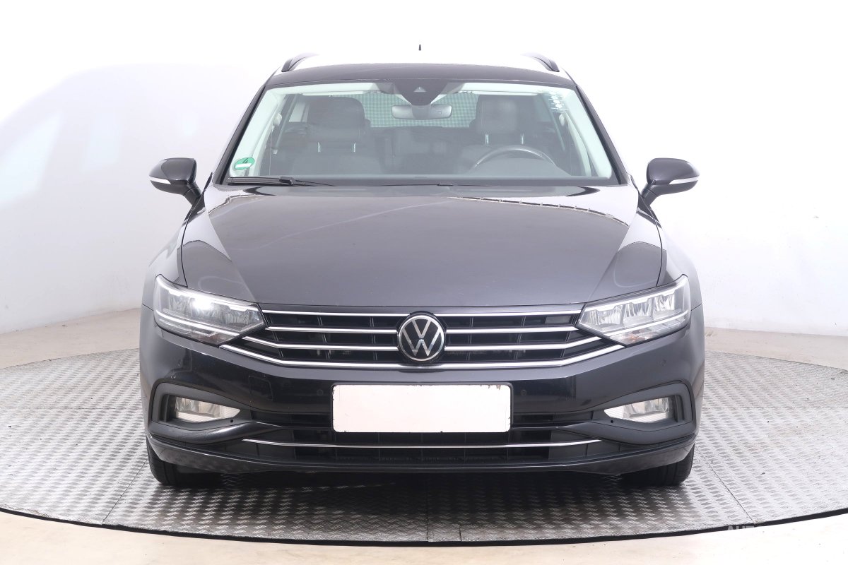 Volkswagen Passat, 2022 - pohled č. 2