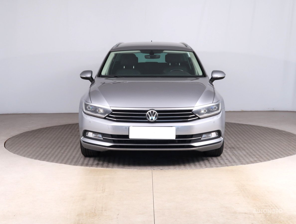 Volkswagen Passat, 2019 - pohled č. 2