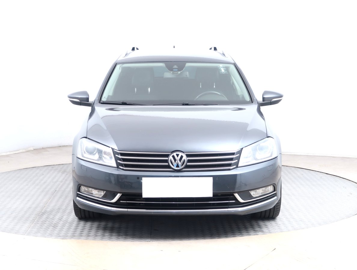 Volkswagen Passat, 2011 - pohled č. 2