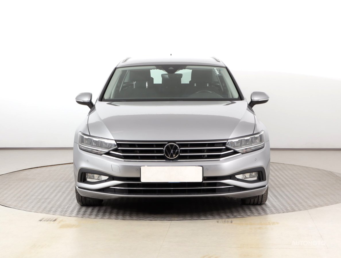 Volkswagen Passat, 2021 - pohled č. 2