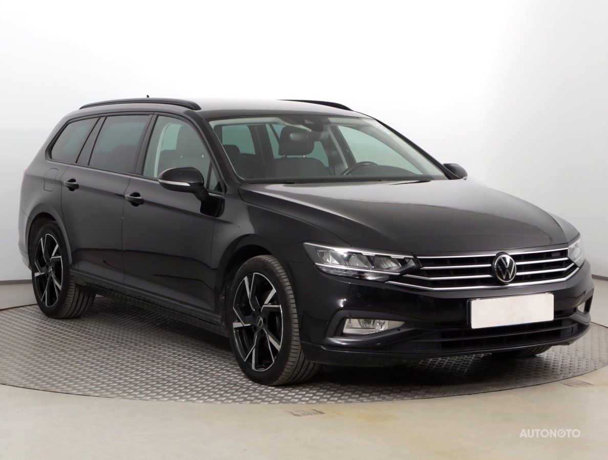 Volkswagen Passat, 2022 - celkový pohled