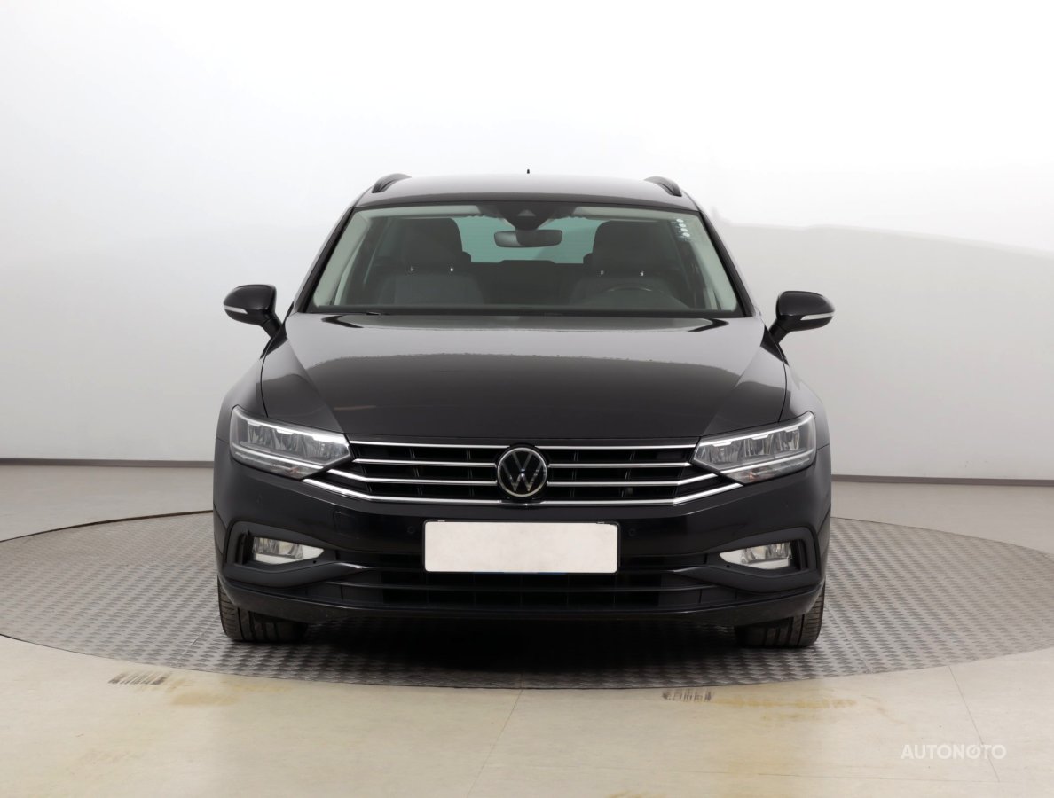 Volkswagen Passat, 2022 - pohled č. 2