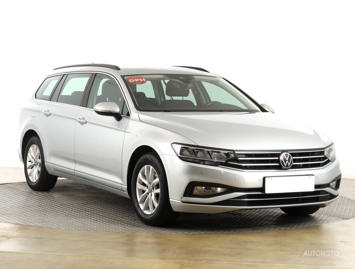 Volkswagen Passat, 2022 - celkový pohled