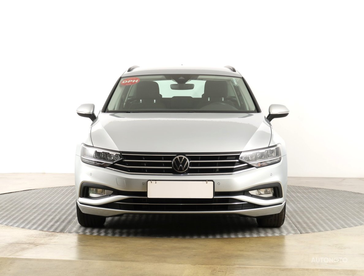 Volkswagen Passat, 2022 - pohled č. 2