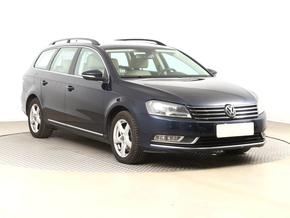 Volkswagen Passat, 2012 - celkový pohled