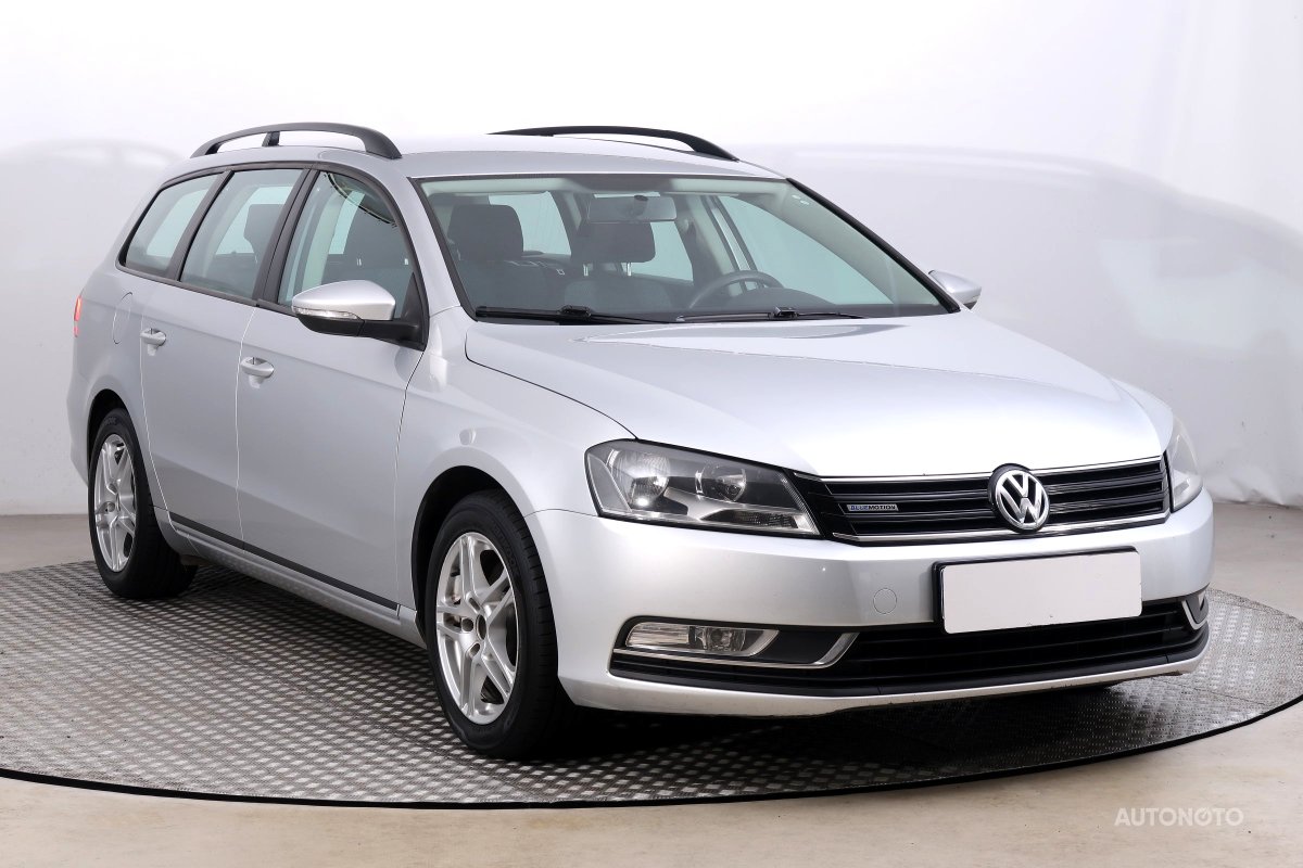 Volkswagen Passat, 2012 - celkový pohled