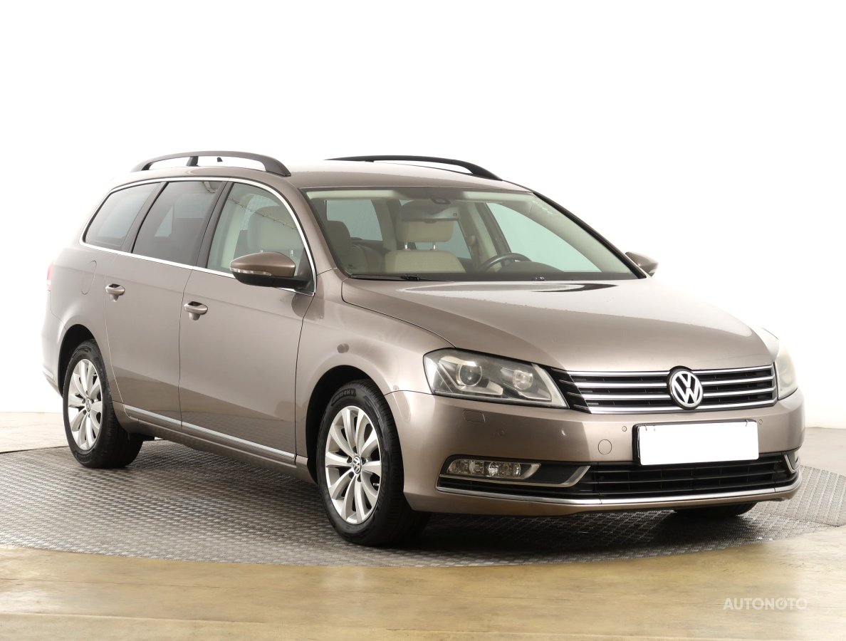 Volkswagen Passat, 2011 - celkový pohled
